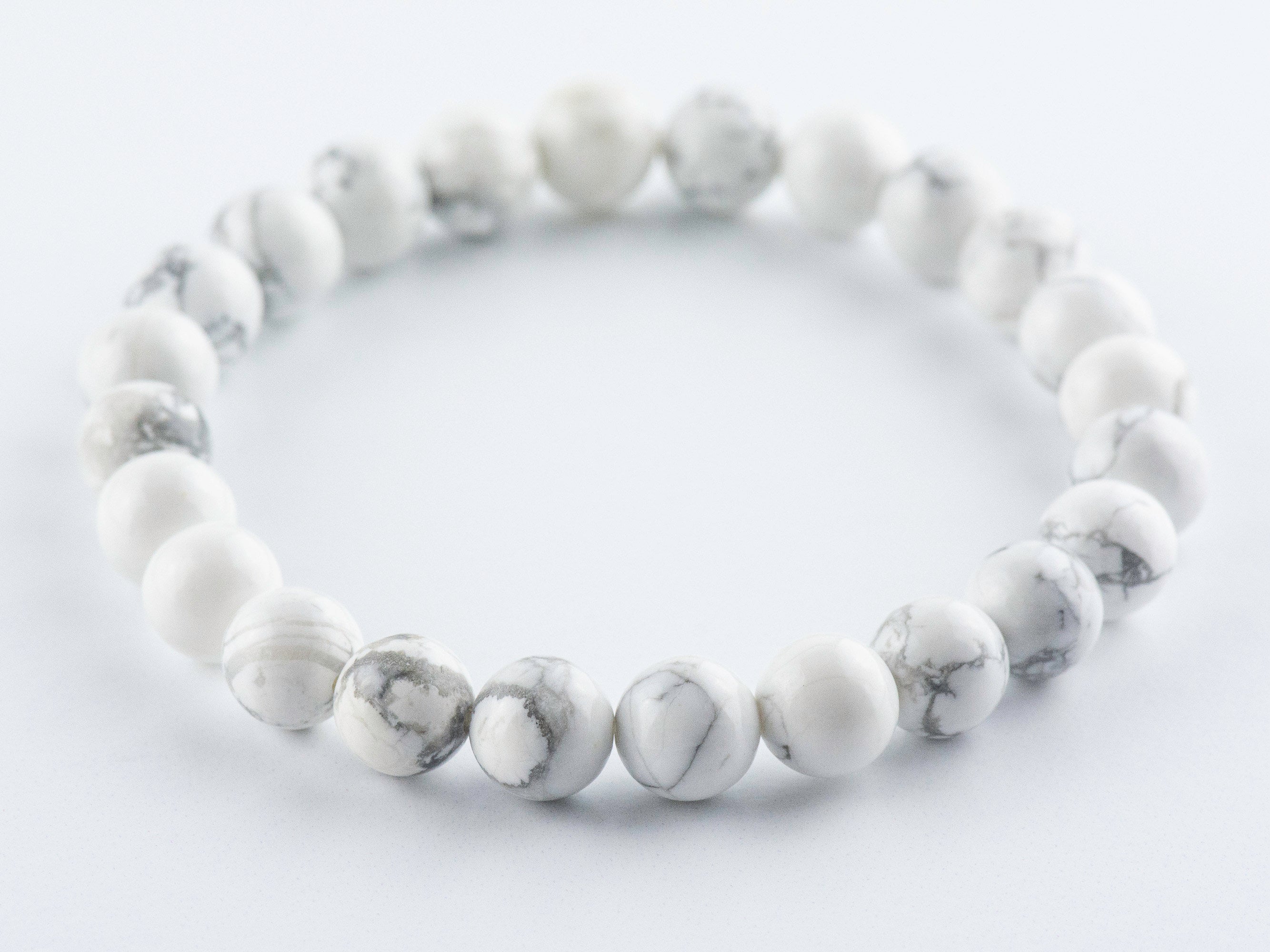 White Howlite Smooth Round Beaded Stretch Bracelet, Simple Unisex Semi-Precious Stone Jewelry, Handmade Natural Gemstone Fashion Accessories