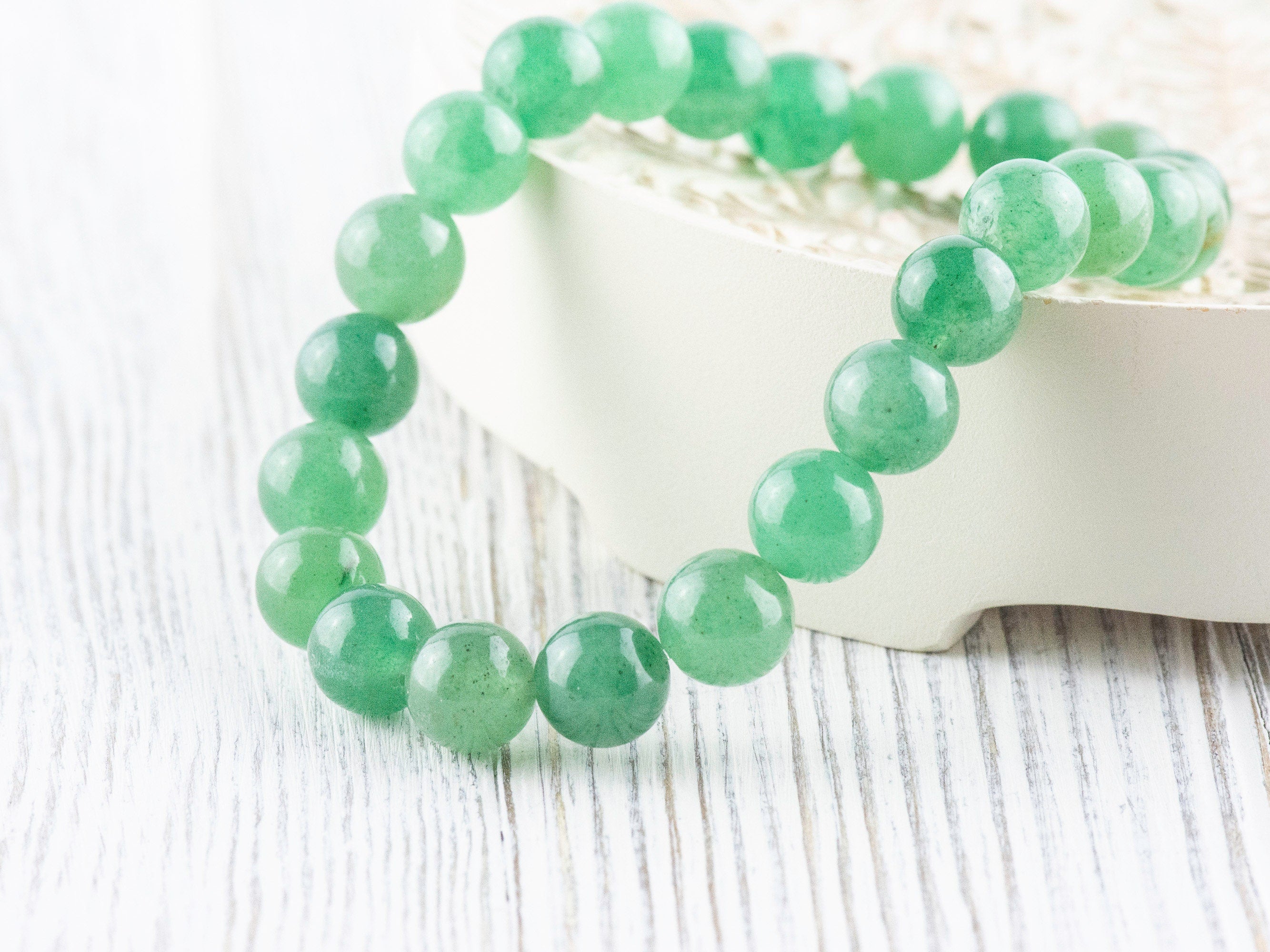 Green Aventurine Smooth Round Beaded Stretch Bracelet, Unisex Semi-Precious Stone Jewelry, Handmade Natural Gemstone Fashion Accessories