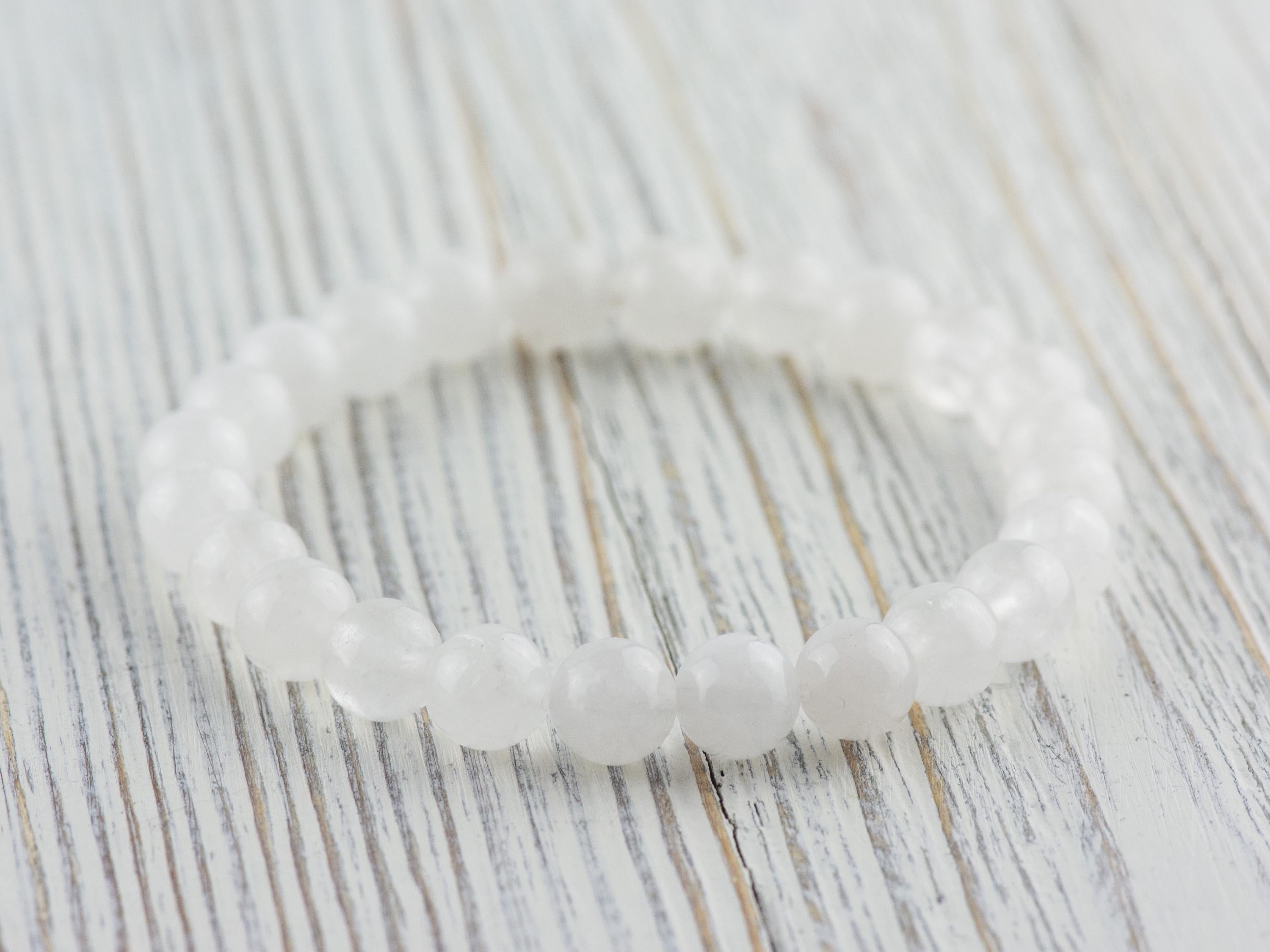 Snow Quartz Smooth Round Beaded Stretch Bracelet, Simple Unisex Semi-Precious Stone Jewelry, Handmade Natural Gemstone Fashion Accessories